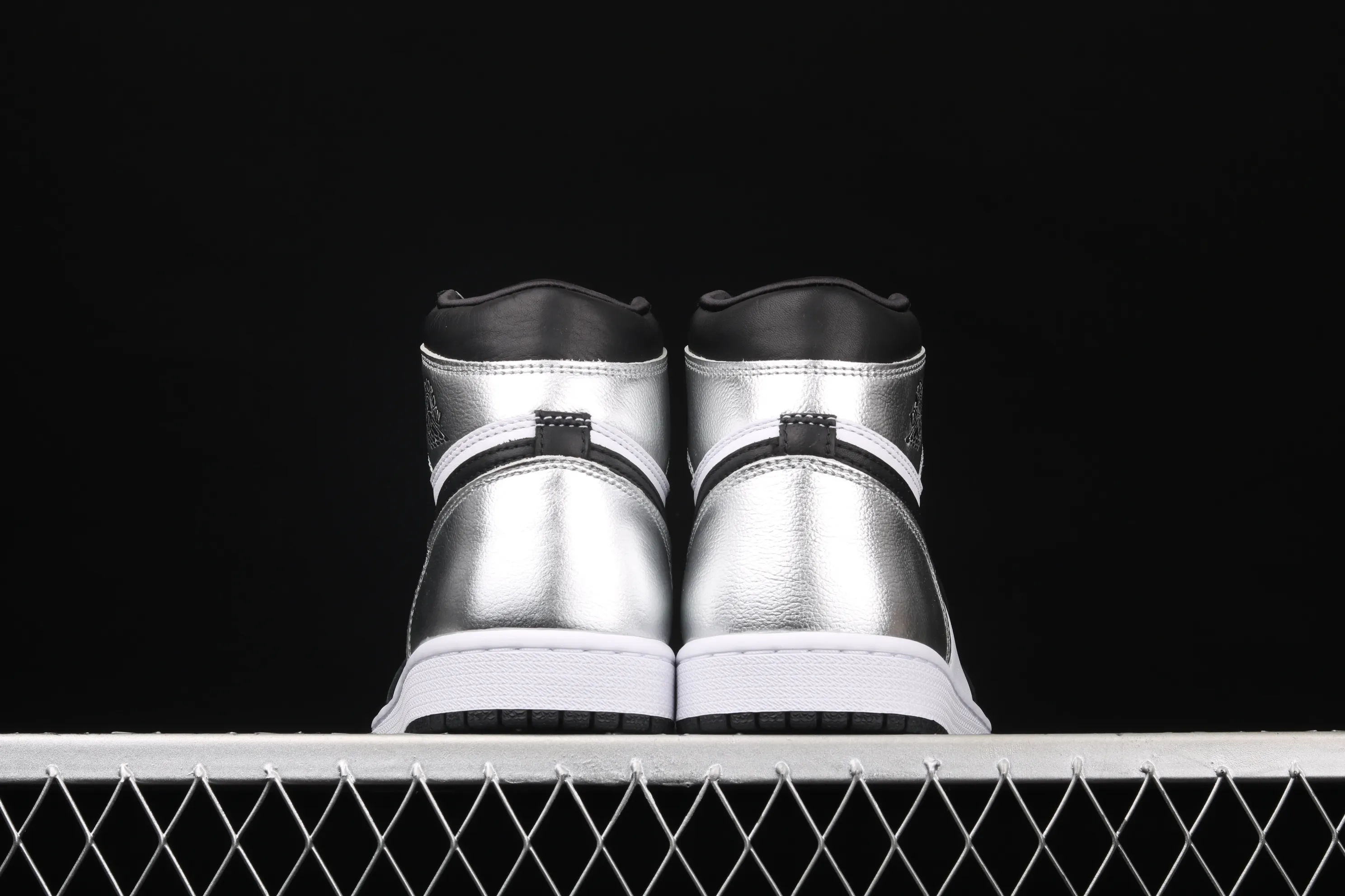 All categories Air Jordan Jordan series basketball shoes Air Jordan 1 High Air Jordan 1 High OG Wmns "Silver Toe" AJ1 Joe 1 metallic black silver silver toe CD0461-001